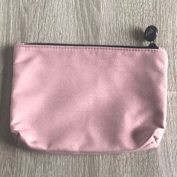 NEW … “IPSY” Cosmetic / Makeup Bag - Picture 2 of 3